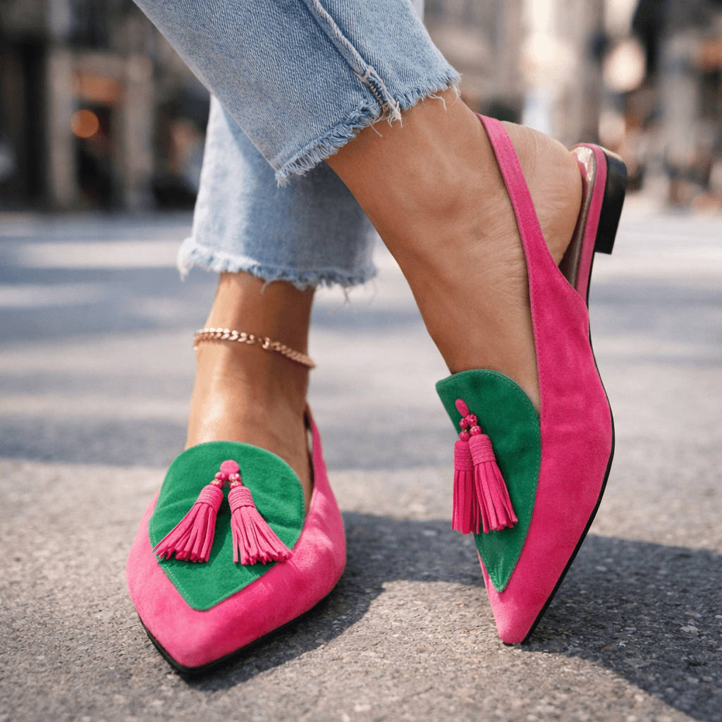Lorena | Mules Bicolor Elegantes con Pompones