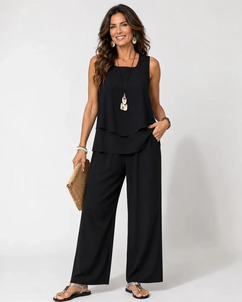 Conjunto Negro Top en Capas y Pantalón Ancho