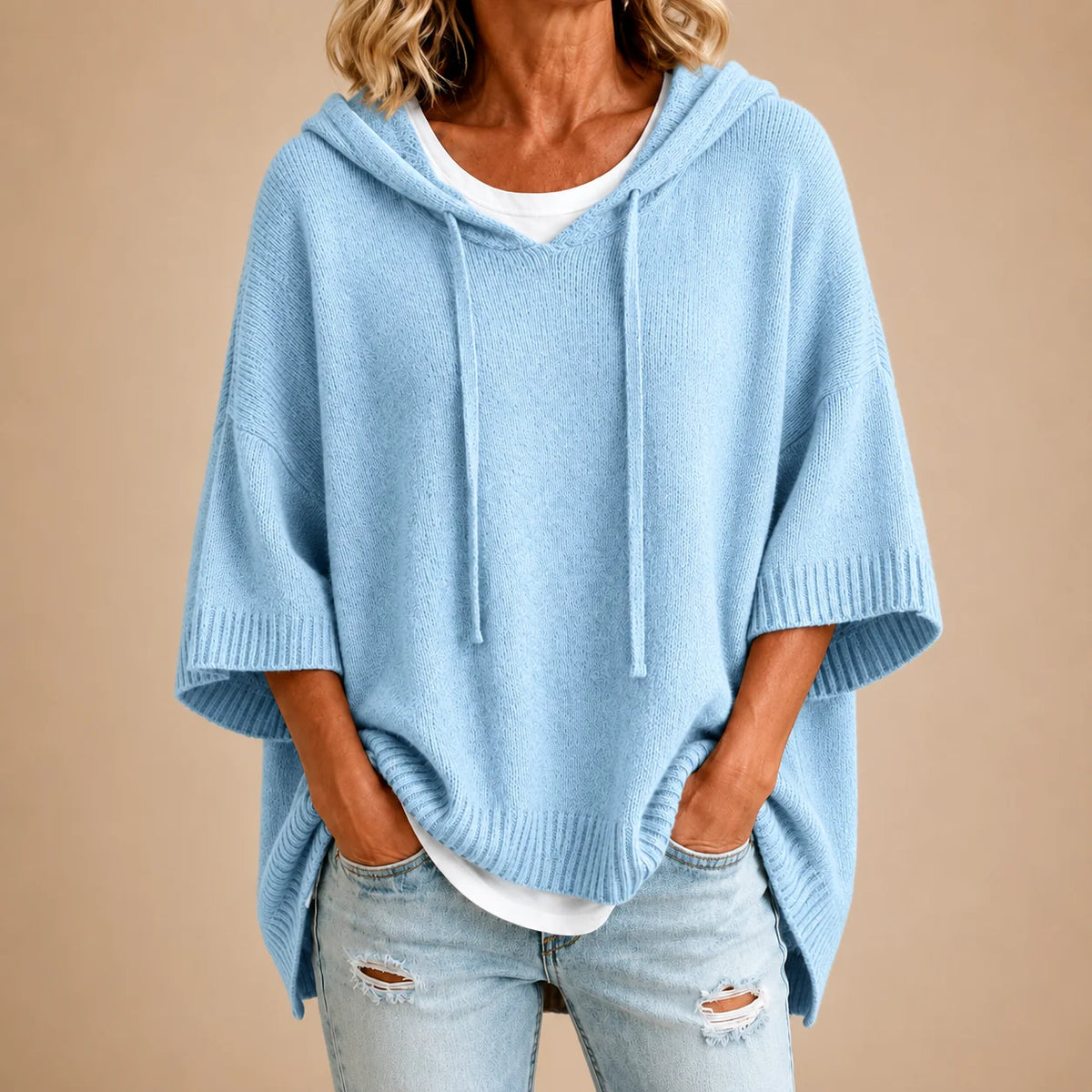 Poncho de Punto con Capucha en Azul Claro