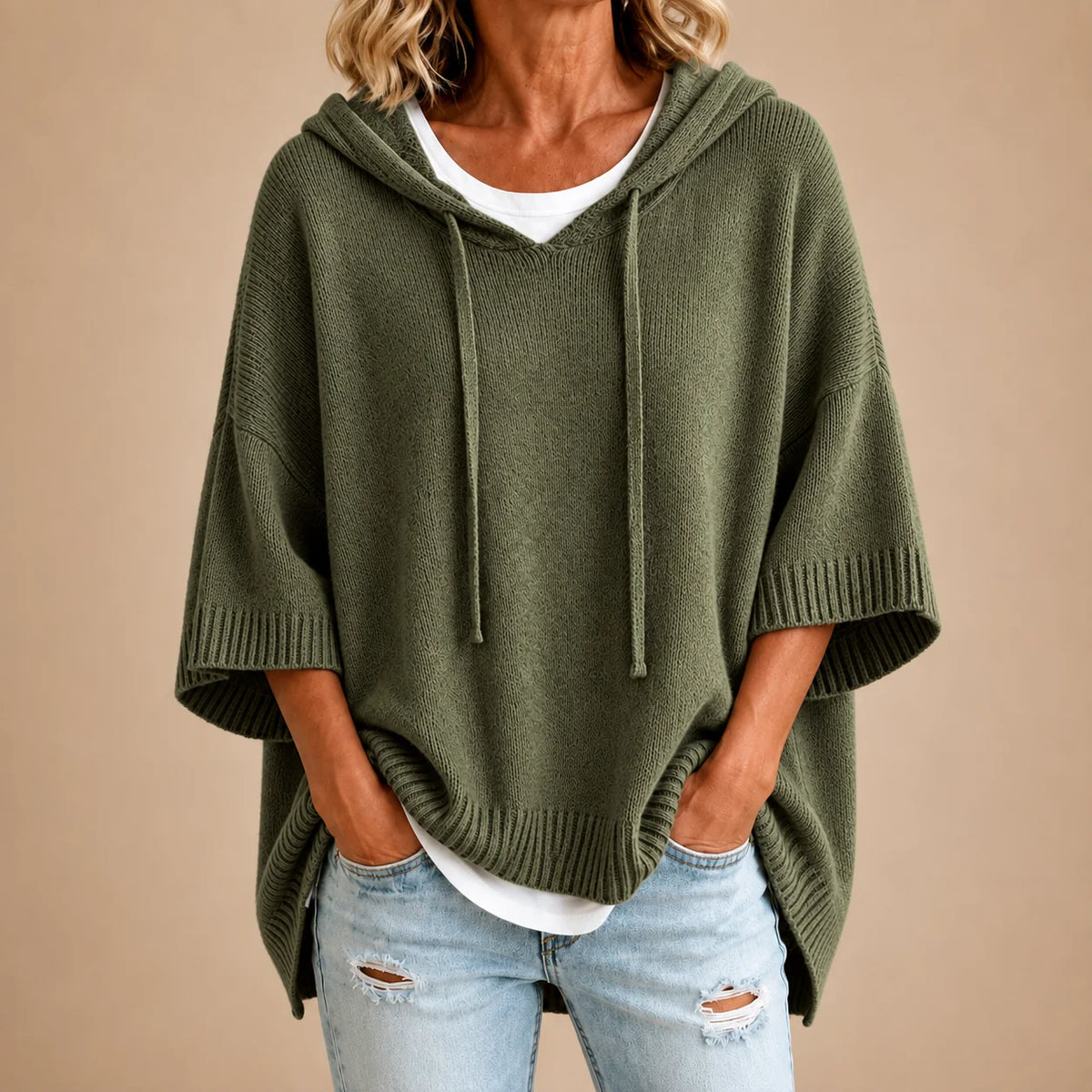 Poncho de Punto con Capucha en Verde Militar
